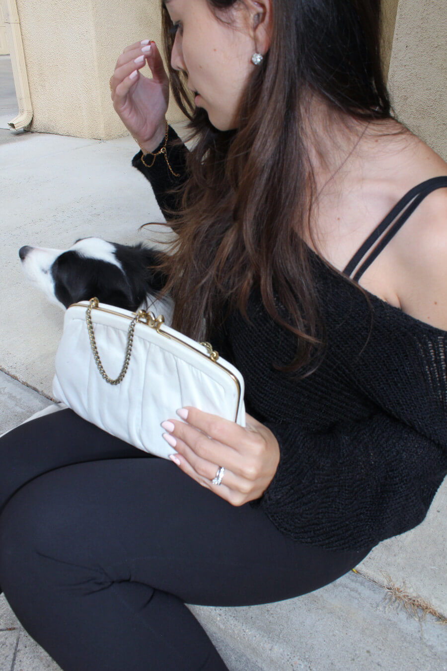 Slow Fashion Photo of the Week | High-waisted pants, vintage top with a knot, vintage clutch, black vegan ankle strap sandals, border collie puppy | Fashionhedge