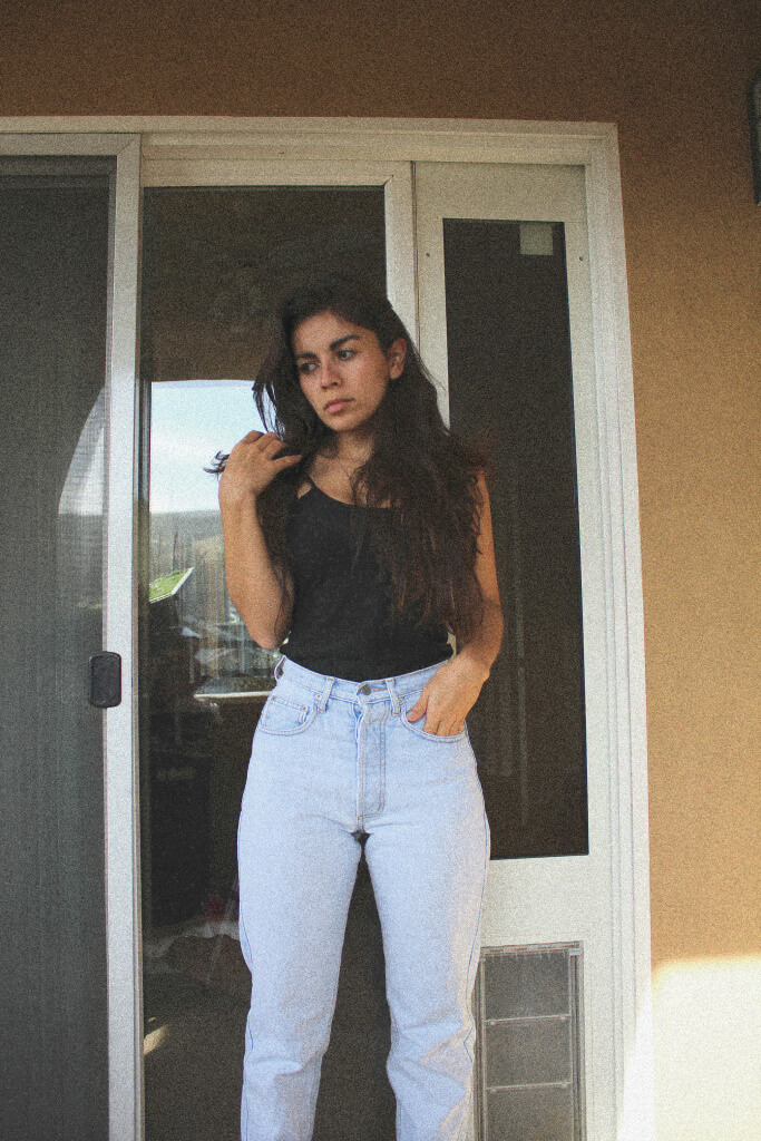 Vintage high-waisted jeans